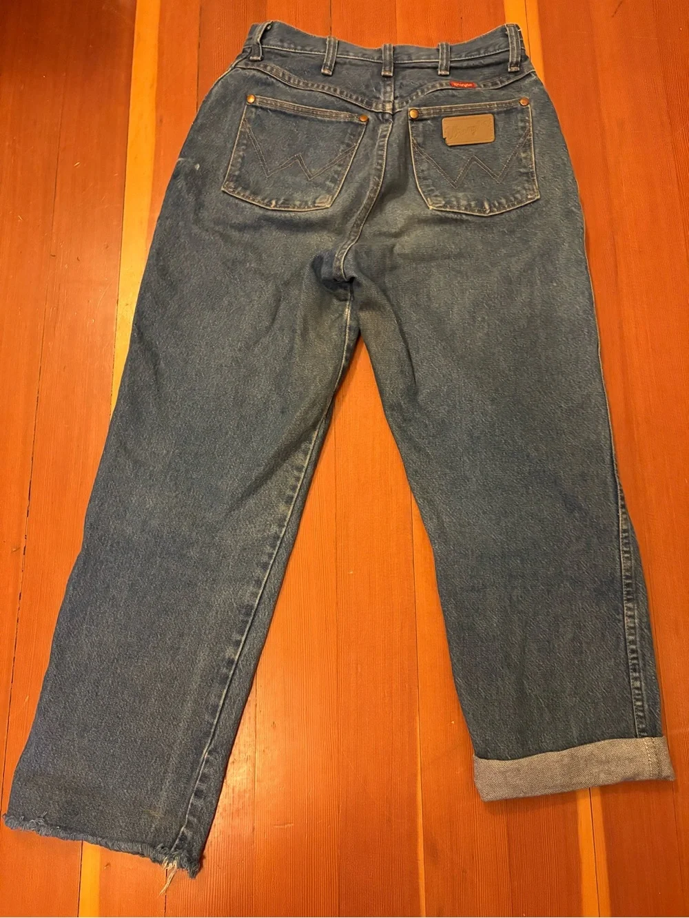 Wrangler Relaxed Fit Denim Jeans in Blue with Contrast stitching
